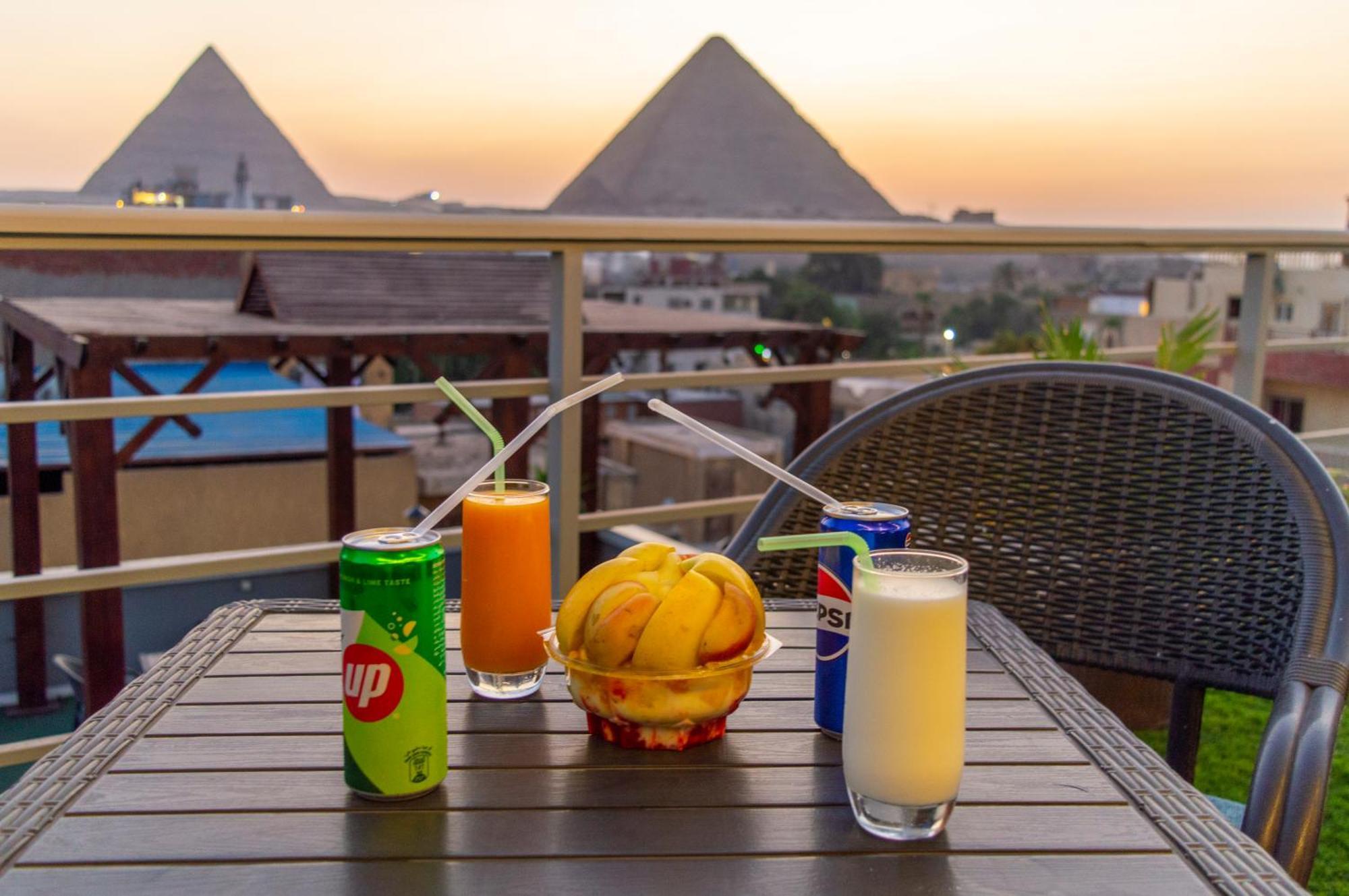 The Pyramids Gate Inn Kafret el-Gabal Екстериор снимка