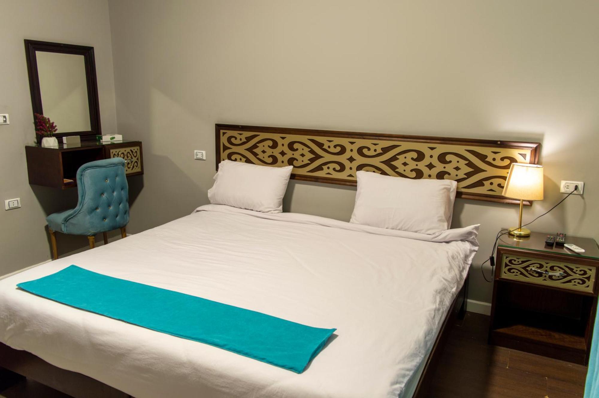 The Pyramids Gate Inn Kafret el-Gabal Екстериор снимка