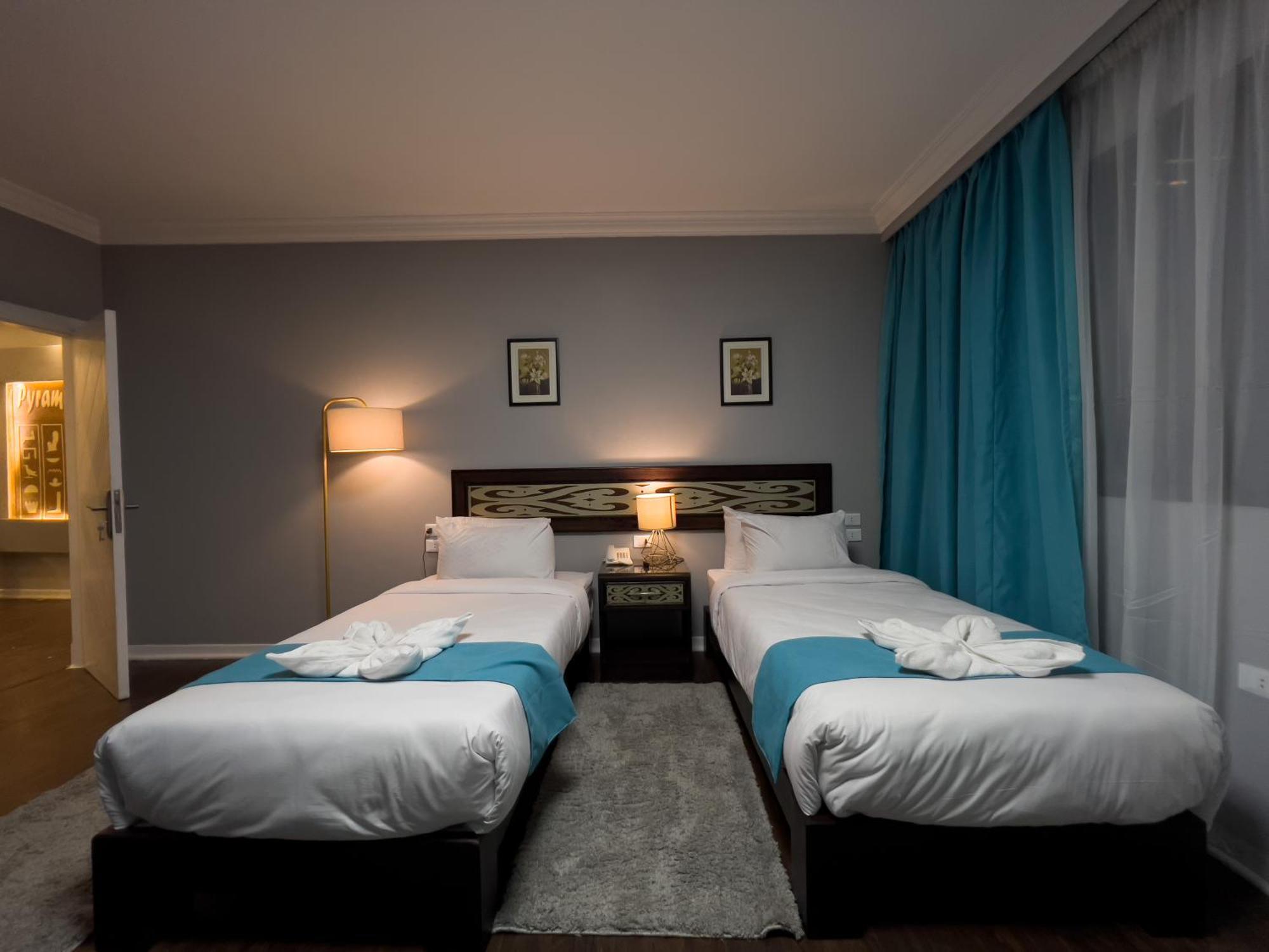 The Pyramids Gate Inn Kafret el-Gabal Екстериор снимка