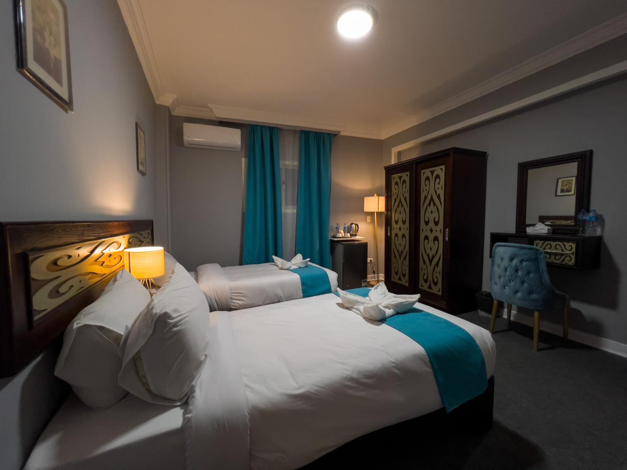 The Pyramids Gate Inn Kafret el-Gabal Екстериор снимка
