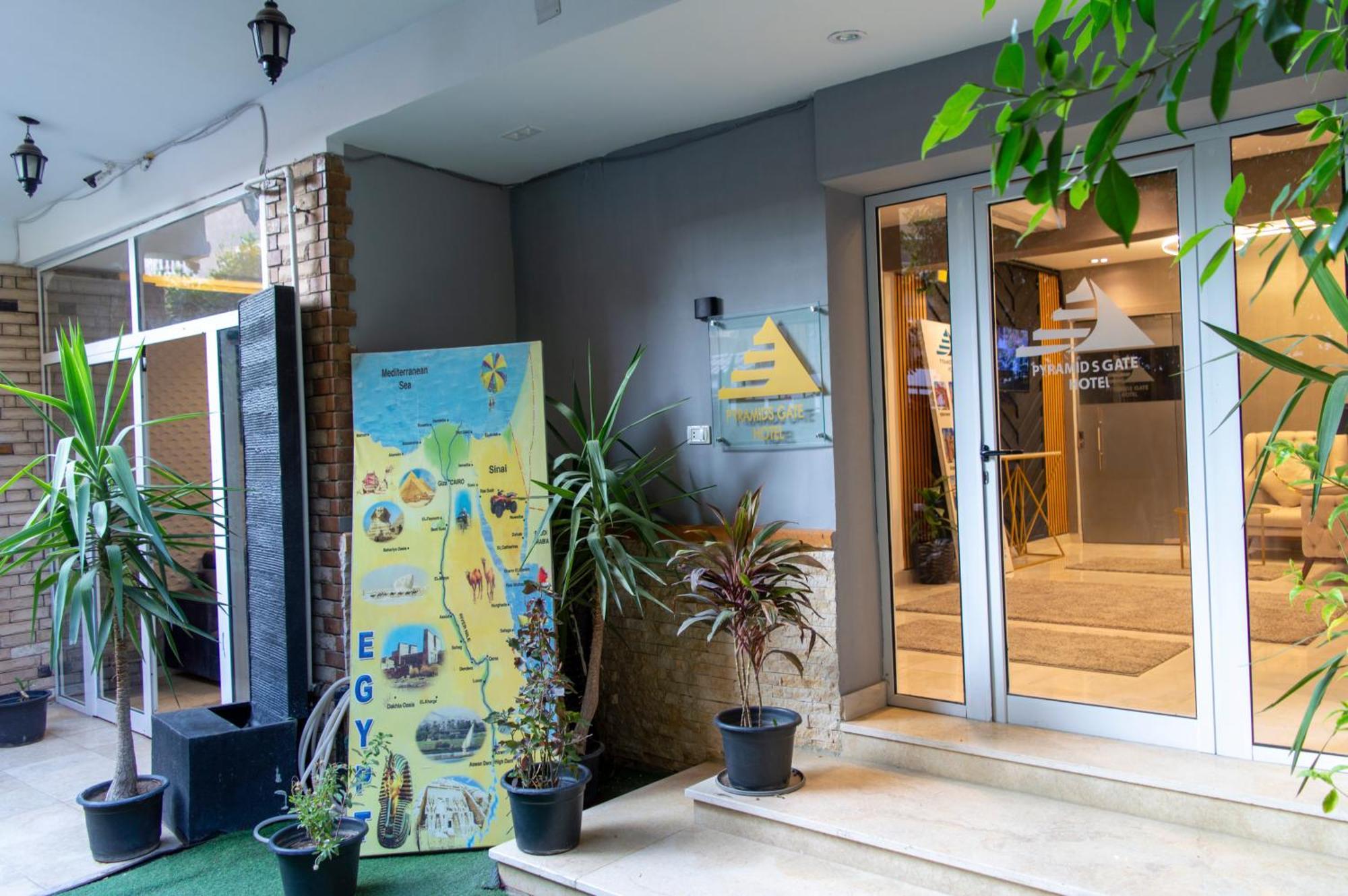 The Pyramids Gate Inn Kafret el-Gabal Екстериор снимка
