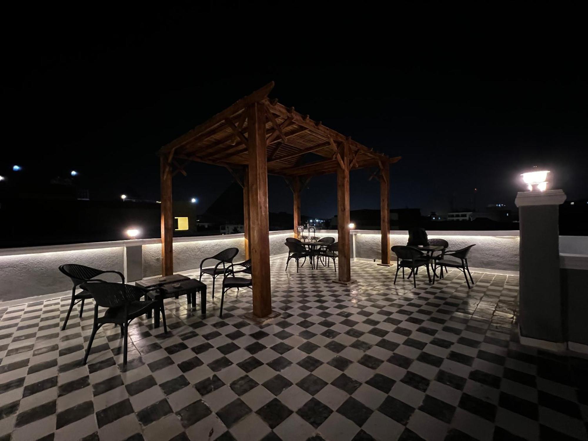 The Pyramids Gate Inn Kafret el-Gabal Екстериор снимка