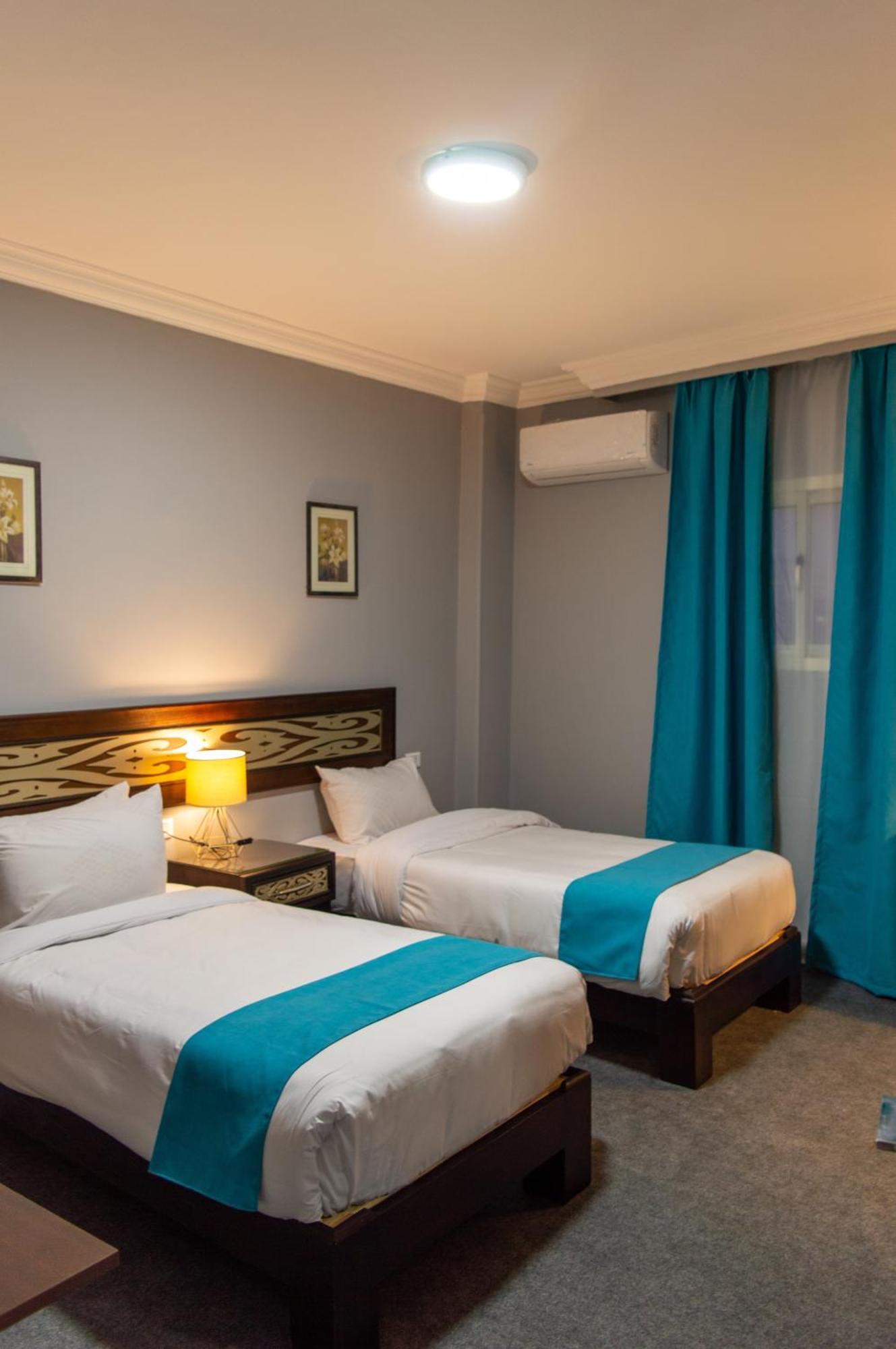 The Pyramids Gate Inn Kafret el-Gabal Екстериор снимка