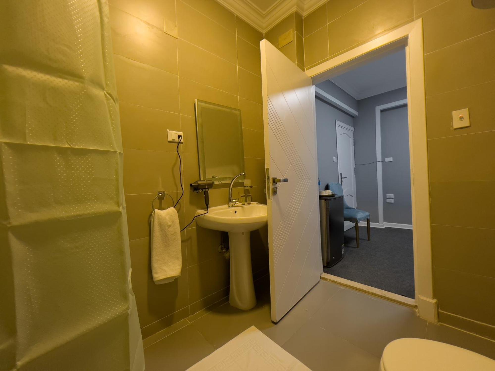 The Pyramids Gate Inn Kafret el-Gabal Екстериор снимка