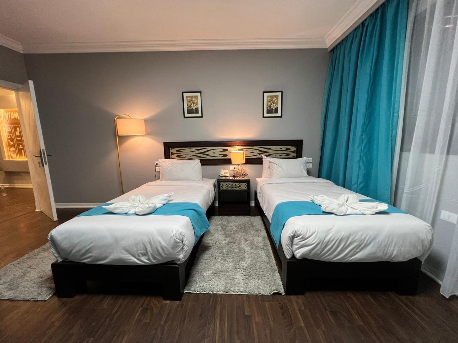 The Pyramids Gate Inn Kafret el-Gabal Екстериор снимка