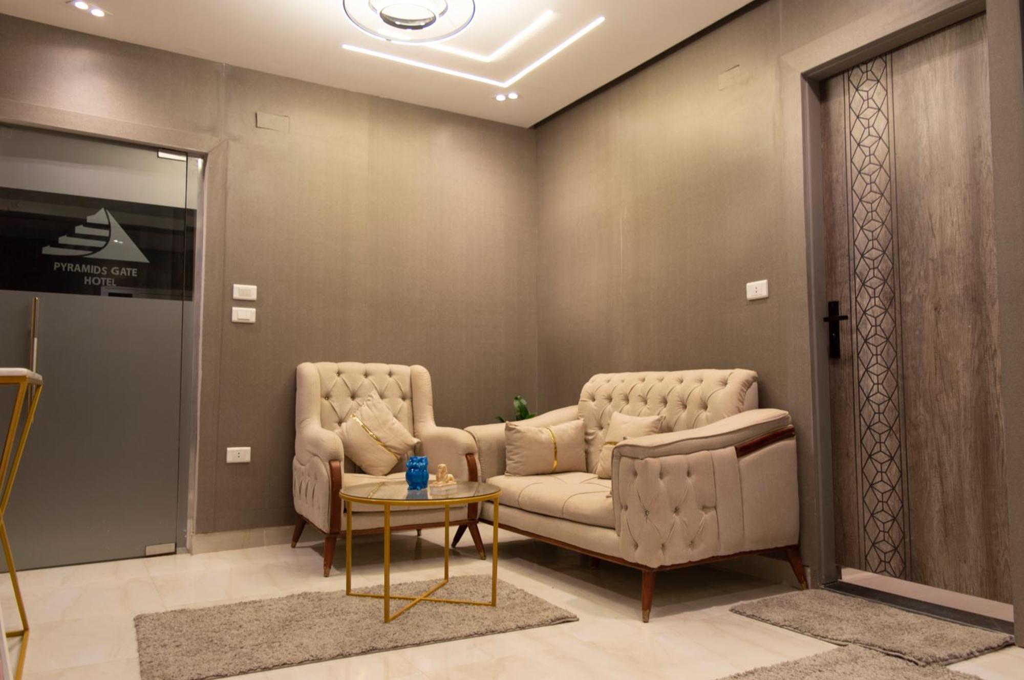 The Pyramids Gate Inn Kafret el-Gabal Екстериор снимка